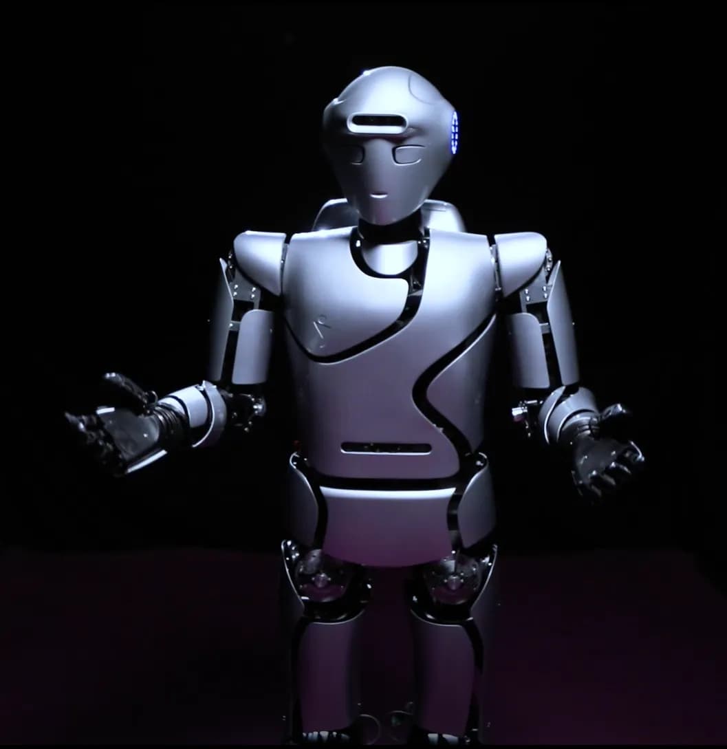 Surena 4 humanoid robot, CAST image (Wikimedia Commons)